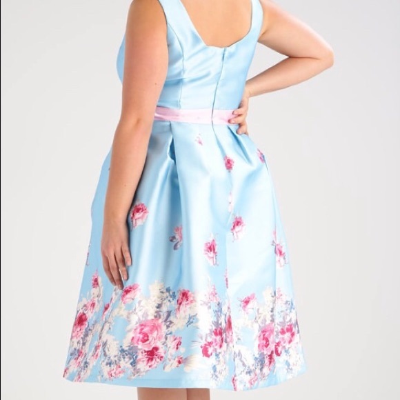 Chi chi London curves - Picture 2 of 3